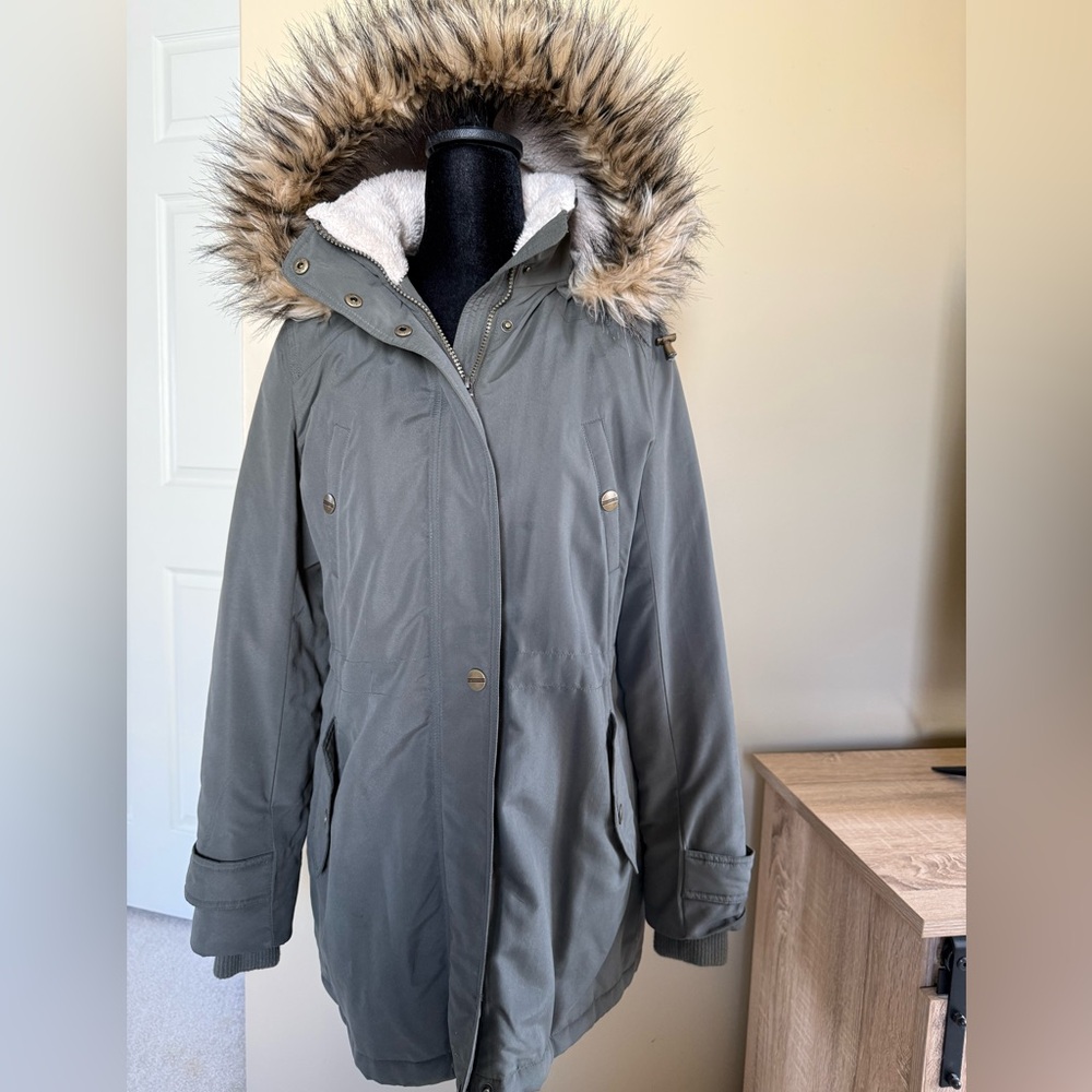 Larry Levine Women's Olive Parka with Faux Fur Hood